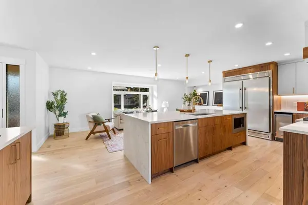 1275 Lake Sundance CRES SE, Calgary, AB T2J 2S7