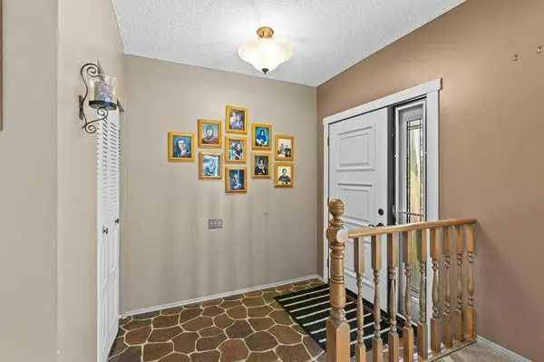 4724 Rundlehorn DR NE, Calgary, AB T1Y 2N4