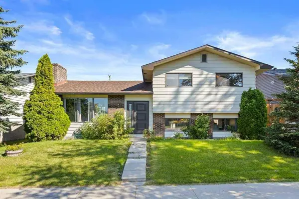 4724 Rundlehorn DR NE, Calgary, AB T1Y 2N4