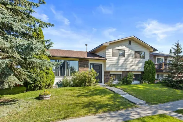 4724 Rundlehorn DR NE, Calgary, AB T1Y 2N4