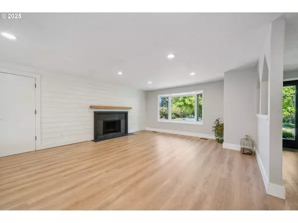 14990 SW CAROLWOOD DR, Beaverton, OR 97007