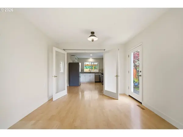 5019 SW SWEENEY ST, Portland, OR 97221
