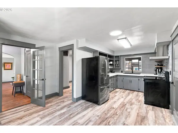 390 SUNSET N AVE, Keizer, OR 97303
