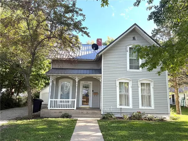 203 Gilbert ST, Rossville, IL 60963