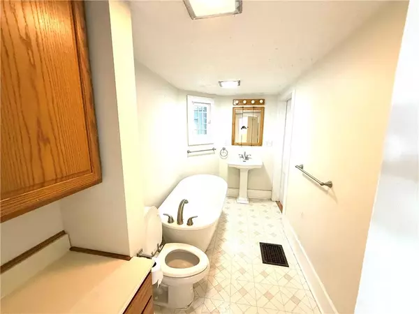 203 Gilbert ST, Rossville, IL 60963