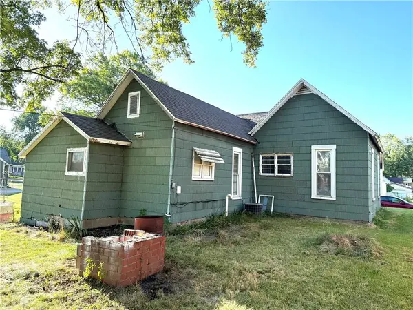 212 Park PL, Rossville, IL 60963