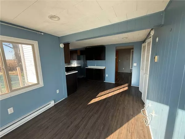 546 N 2400 E RD, Wellington, IL 60973