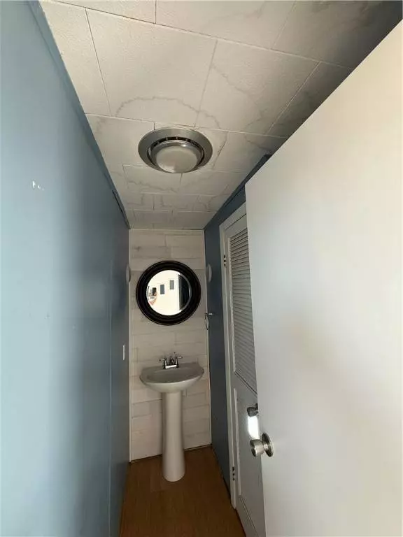 546 N 2400 E RD, Wellington, IL 60973