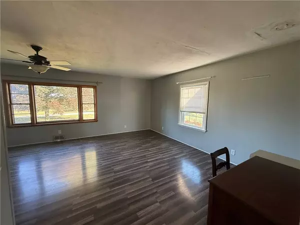 546 N 2400 E RD, Wellington, IL 60973