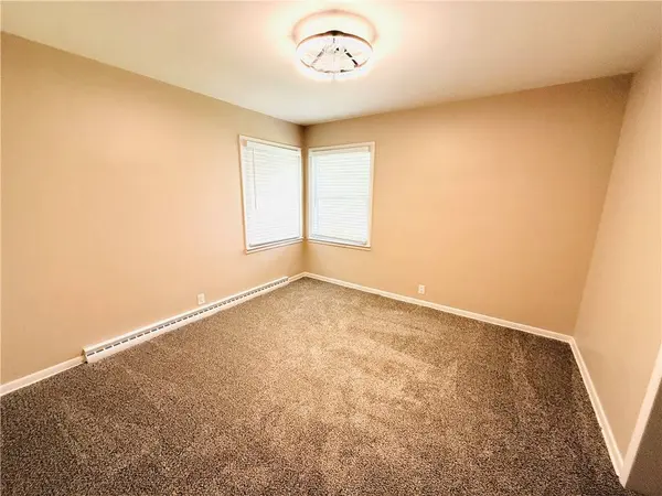 410 S Chicago ST, Rossville, IL 60963