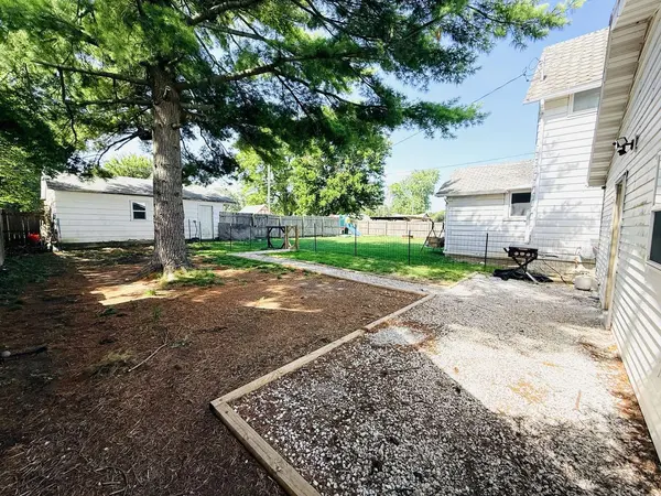 411 W Washington ST, Hoopeston, IL 60942