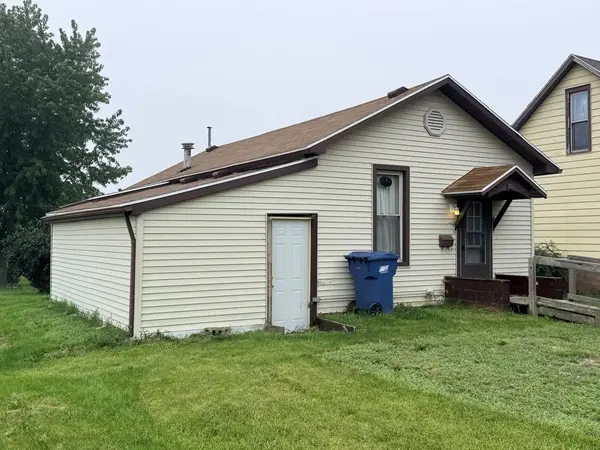 211 N 3rd ST, Hoopeston, IL 60942