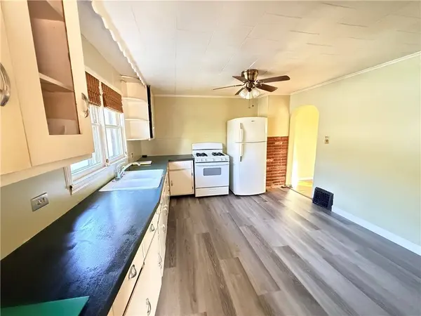 327 E 4th AVE, Rankin, IL 60960