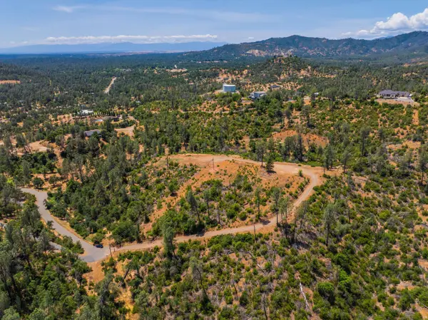 9472 Chaparral DR, Redding, CA 96001