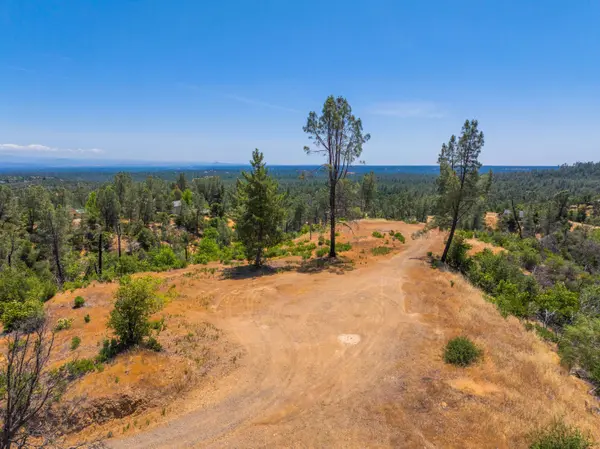 9472 Chaparral DR, Redding, CA 96001