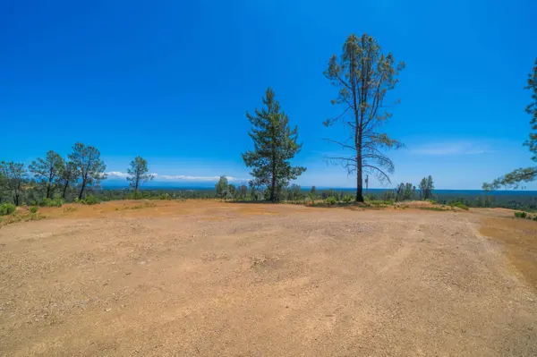 9472 Chaparral DR, Redding, CA 96001