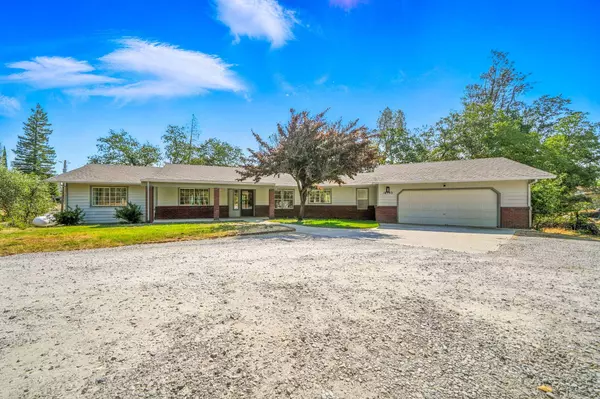 16593 Vladimir CT, Redding, CA 96001