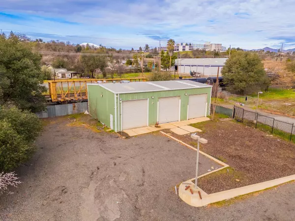 1445 Grange ST, Redding, CA 96001