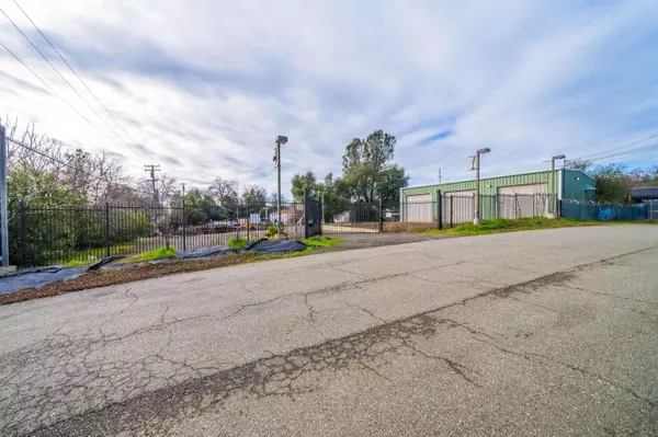 1445 Grange ST, Redding, CA 96001