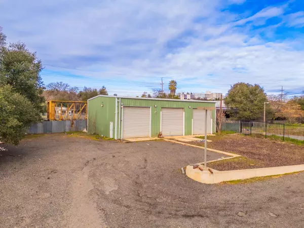 1445 Grange ST, Redding, CA 96001