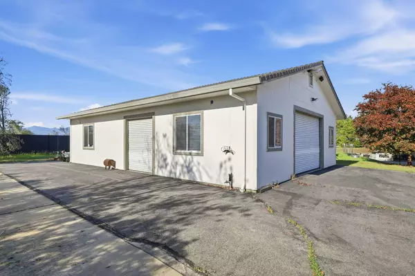 6760 Amber Ridge DR, Anderson, CA 96007