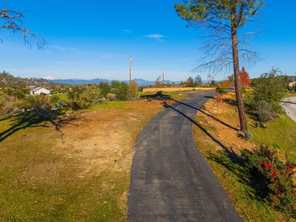 9705 Swasey DR, Redding, CA 96001