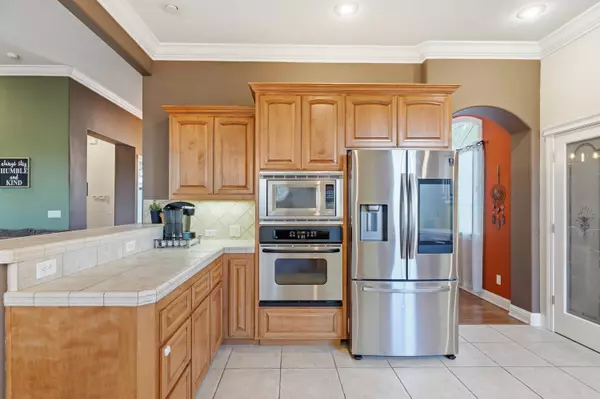 4613 Nantucket DR, Redding, CA 96001