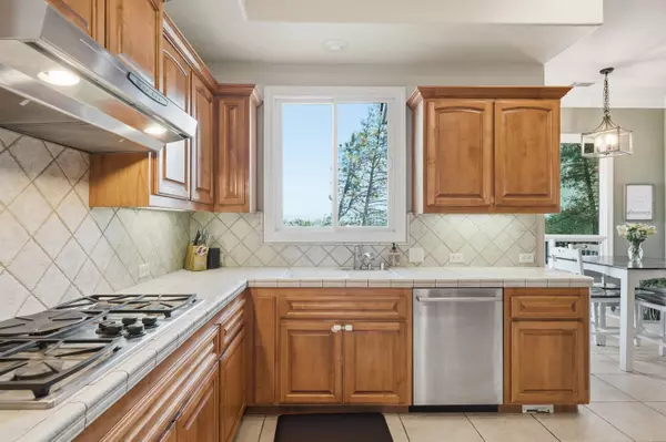 4613 Nantucket DR, Redding, CA 96001