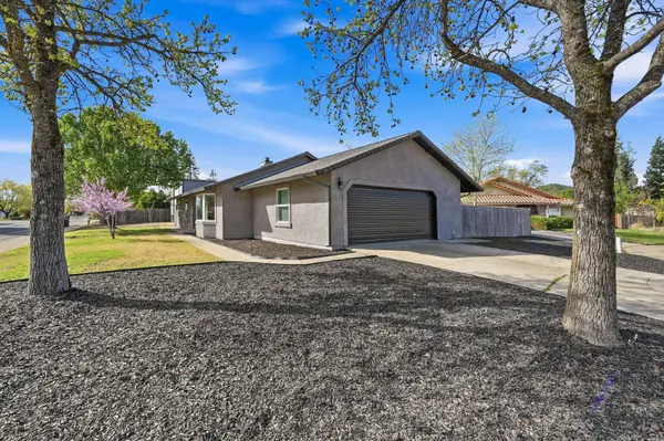 1692 Kildare DR, Redding, CA 96001