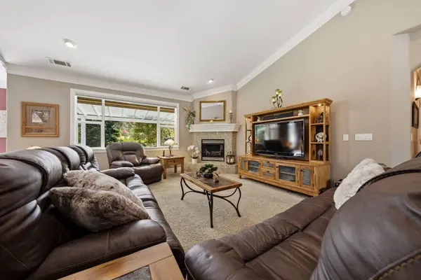 15553 Mountain Shadows DR, Redding, CA 96001