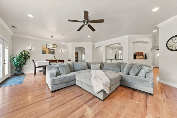 4898 Squirrel Run CT, Redding, CA 96002