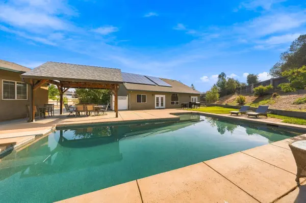 4898 Squirrel Run CT, Redding, CA 96002
