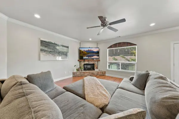 4898 Squirrel Run CT, Redding, CA 96002