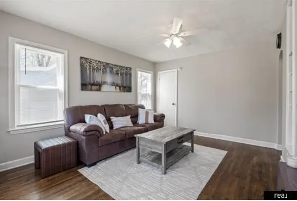 7074 Binney St, Omaha, NE 68104-3149