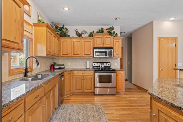 118 Castle Pine Dr, Papillion, NE 68133-3372