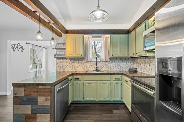 305 Ridgeway Dr, Glenwood, IA 51534-1220