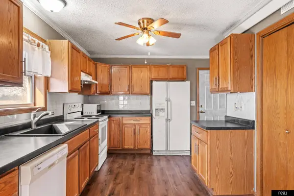 26110 W Maple RD, Waterloo, NE 68069