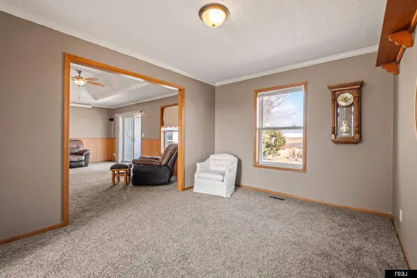26110 W Maple RD, Waterloo, NE 68069