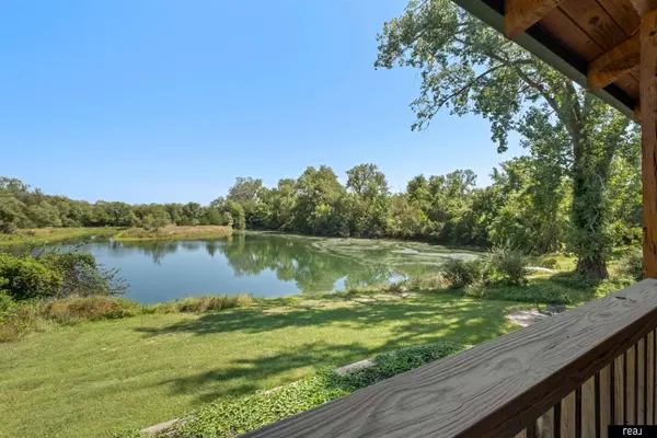 8305 Kauai DR, Papillion, NE 68046