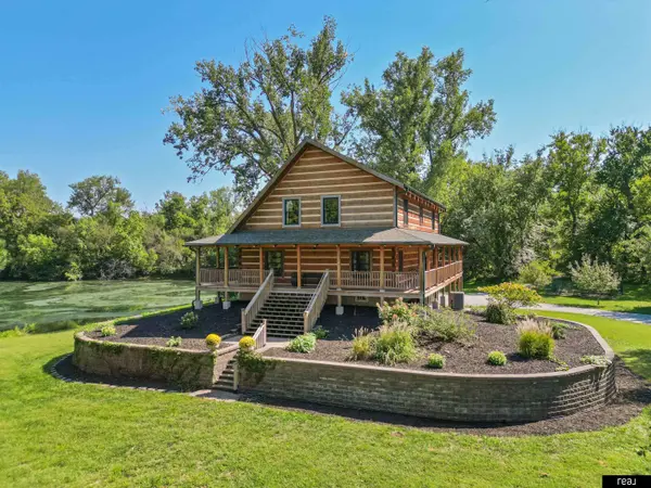8305 Kauai DR, Papillion, NE 68046