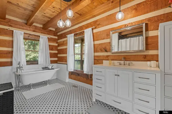 8305 Kauai DR, Papillion, NE 68046