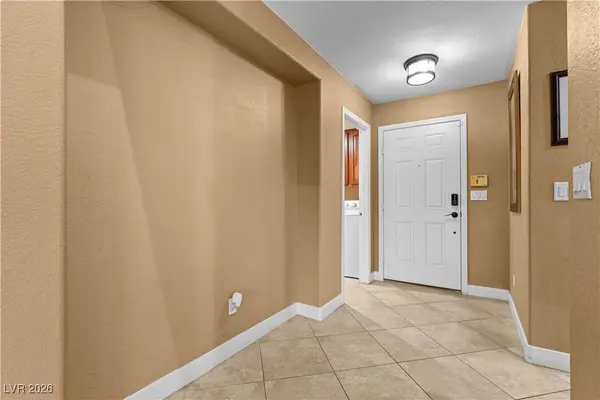 5915 Creekside Sands LN, North Las Vegas, NV 89031