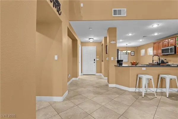 5915 Creekside Sands LN, North Las Vegas, NV 89031