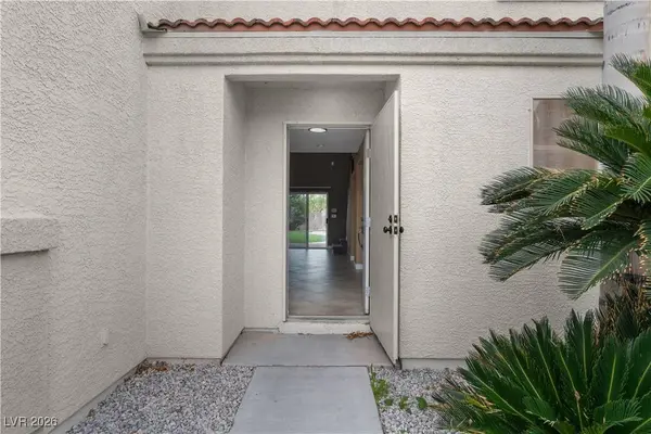 5915 Creekside Sands LN, North Las Vegas, NV 89031