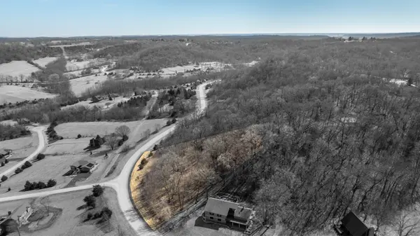 105 Cogan Dr, Galena, IL 61036-9742