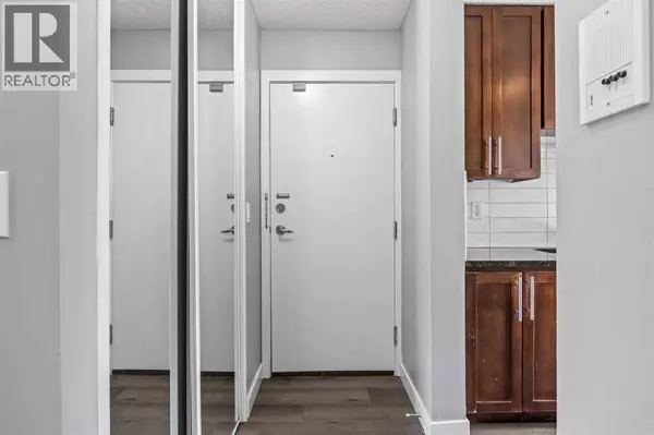 204, 4455D Greenview Drive NE, Calgary, AB T2E6M1