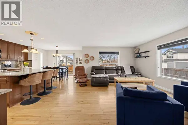 164 West Lakeview Circle, Chestermere, AB T1X1H7