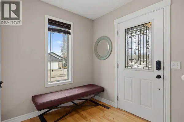 164 West Lakeview Circle, Chestermere, AB T1X1H7