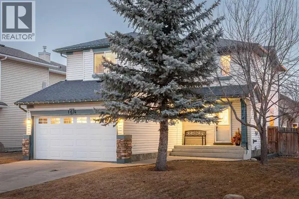 164 West Lakeview Circle, Chestermere, AB T1X1H7