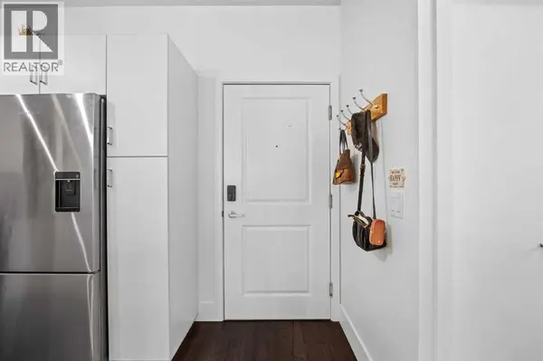 108, 3600 15A Street SW, Calgary, AB T2T5P8